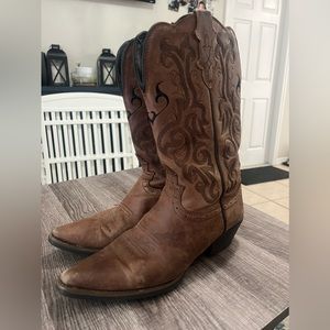 Women’s Justin Cowgirl boots size 8.5